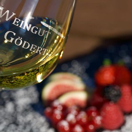 Apartament Weingut Goedert Osann-Monzel Zewnętrze zdjęcie